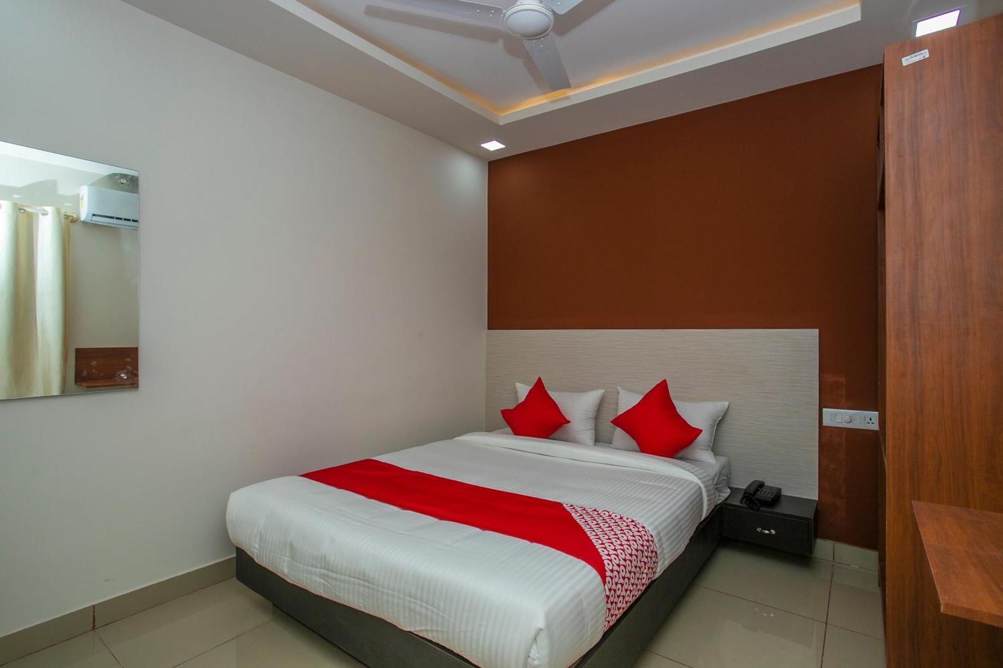 Hotel O Varcity Phi Premium Pavilion ,Above Hdfc Bank ,Near Anjaneya Temple Madiwala, Hosur Main R Bengaluru Kültér fotó