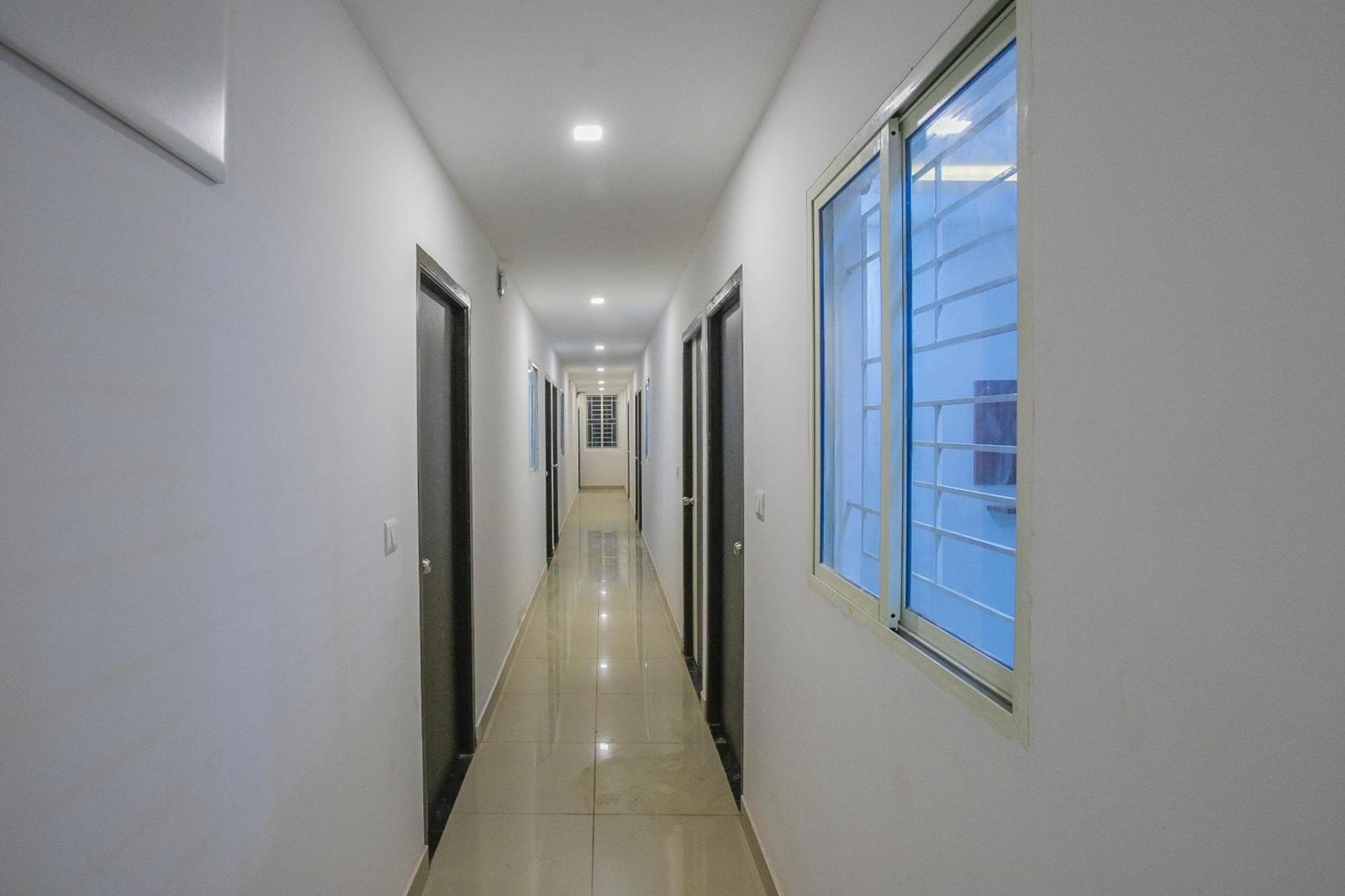 Hotel O Varcity Phi Premium Pavilion ,Above Hdfc Bank ,Near Anjaneya Temple Madiwala, Hosur Main R Bengaluru Kültér fotó